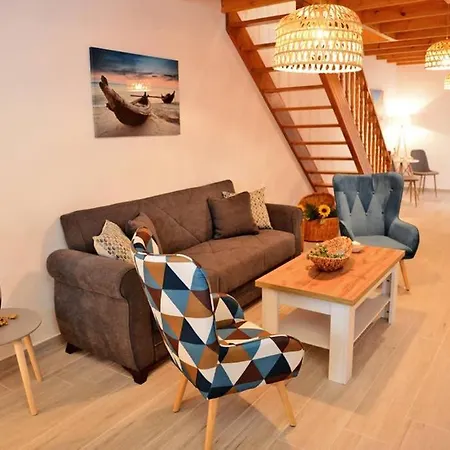 Casa Di Famiglia Tatil Evi *